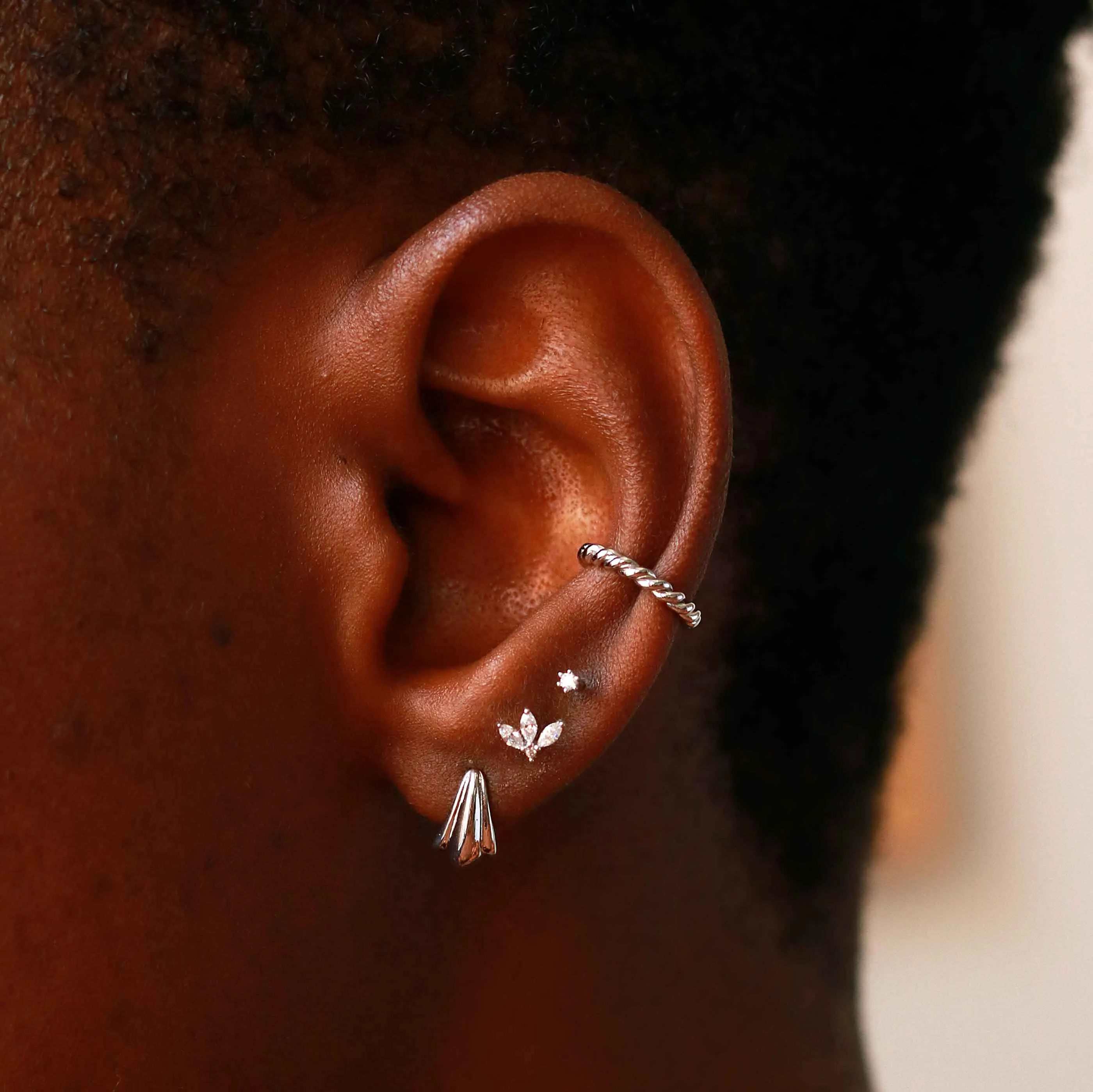 Flora Tiny Barbell in Silver