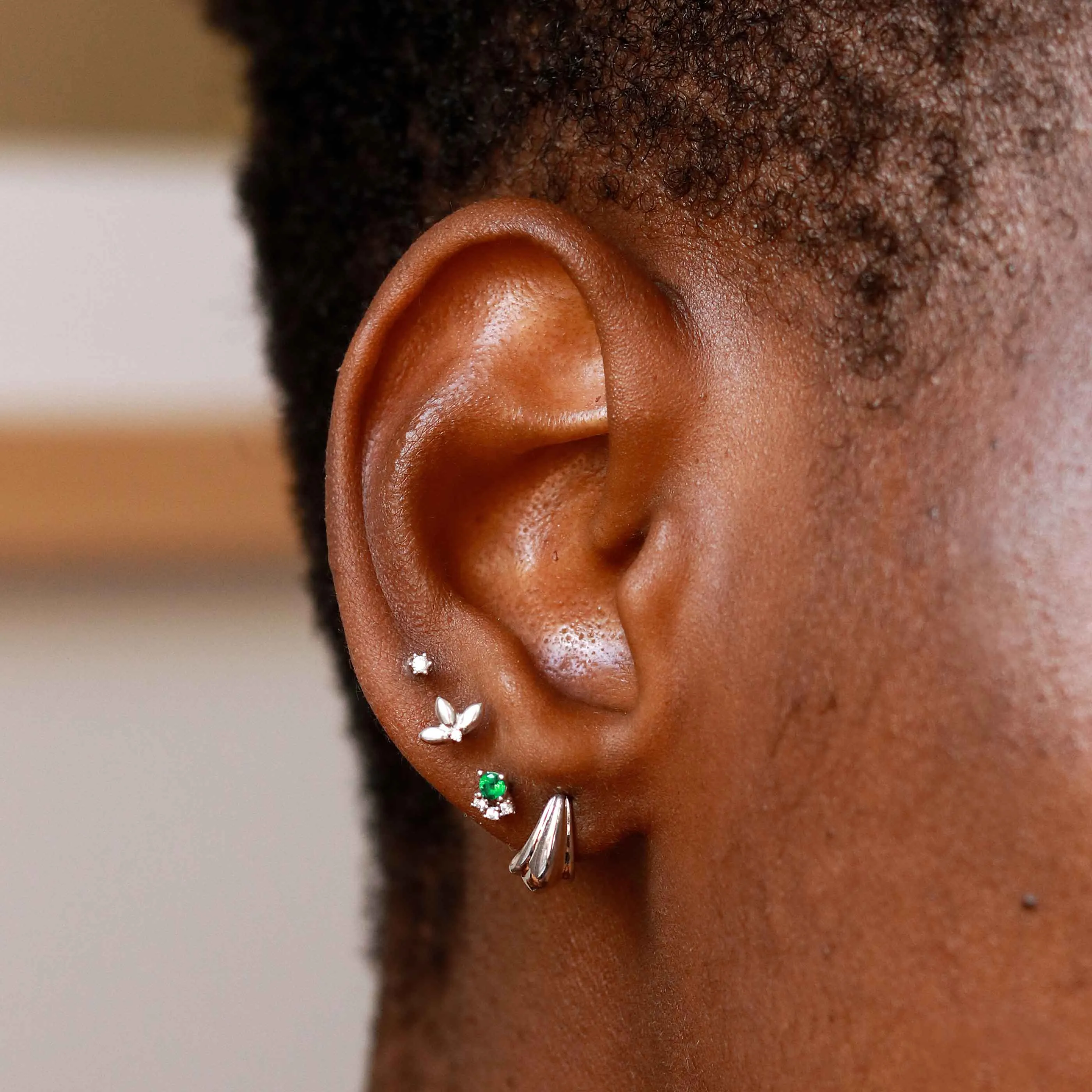 Flora Tiny Barbell in Silver